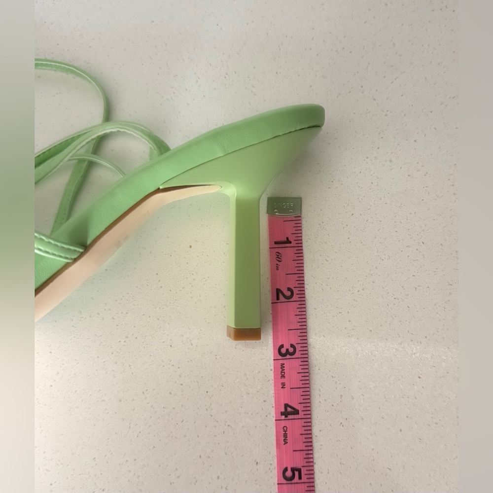 Guess Womens Leeba Faux Leather Thong Heels - Picture 2 of 2